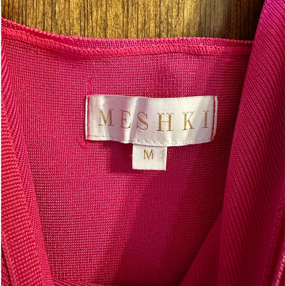 MESHKI - pink stretch mini dress size M - Picture 3 of 5